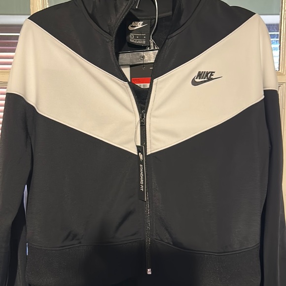 Nike women’s track suit - Picture 1 of 5